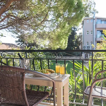 Porto Koukla מלון